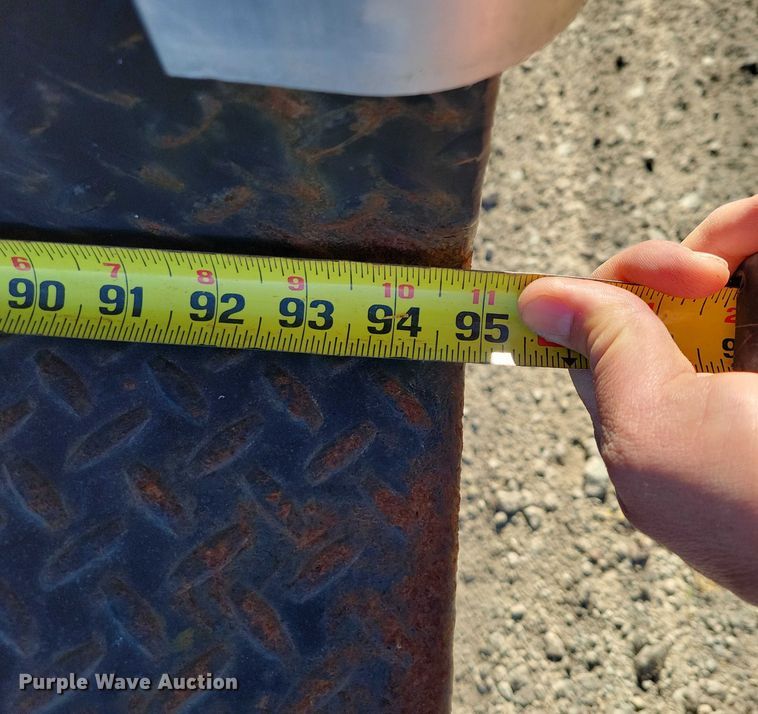 image for item EA2725 2018 Chevrolet Express Bay Bridge box truck