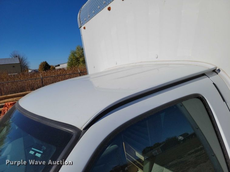 image for item EA2725 2018 Chevrolet Express Bay Bridge box truck