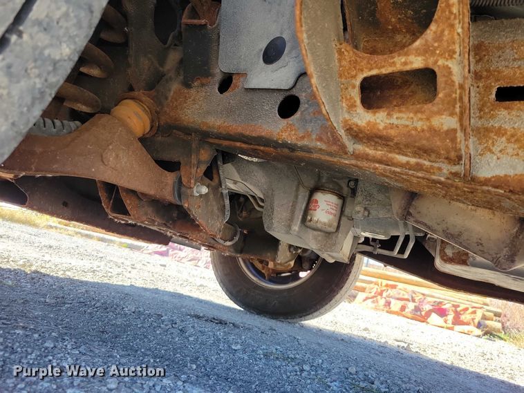 image for item EA2725 2018 Chevrolet Express Bay Bridge box truck