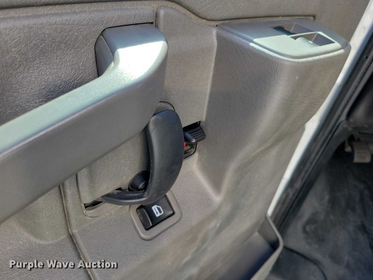 image for item EA2725 2018 Chevrolet Express Bay Bridge box truck