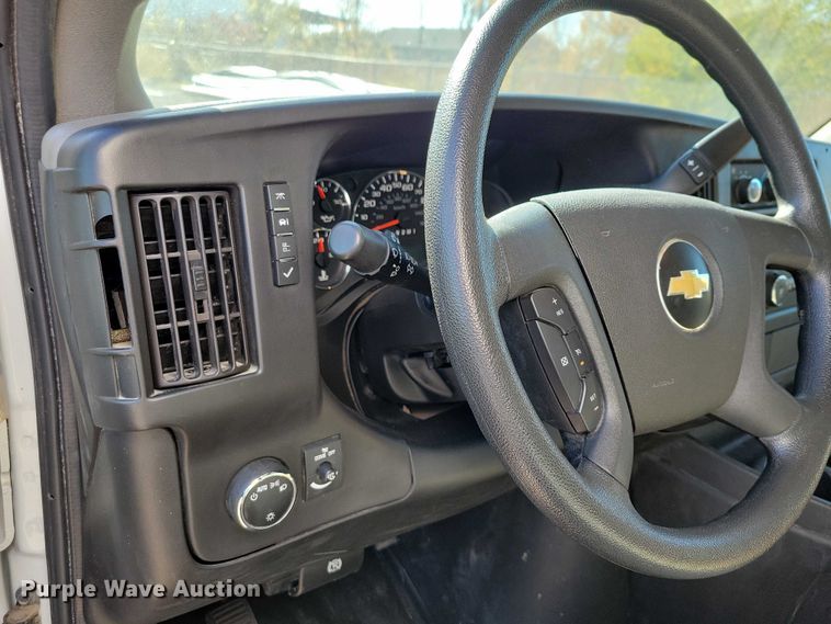 image for item EA2725 2018 Chevrolet Express Bay Bridge box truck