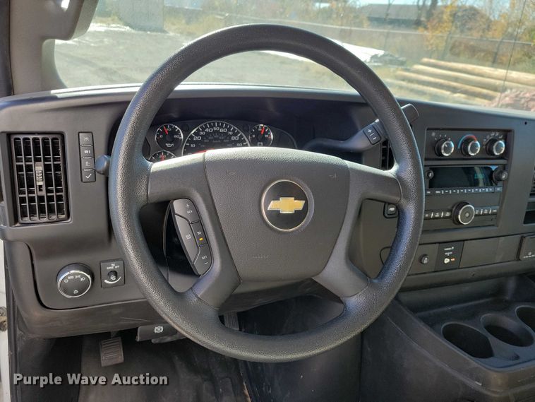 image for item EA2725 2018 Chevrolet Express Bay Bridge box truck