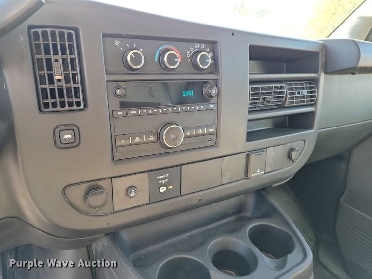 image for item EA2725 2018 Chevrolet Express Bay Bridge box truck