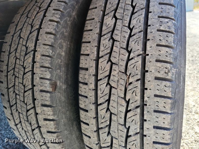 image for item EA2725 2018 Chevrolet Express Bay Bridge box truck