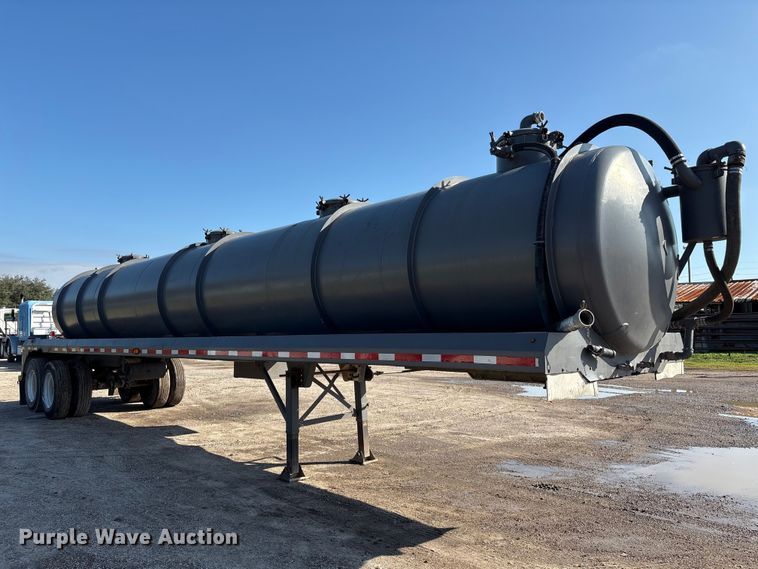 image for item EA7027 2010 Proco vacuum trailer