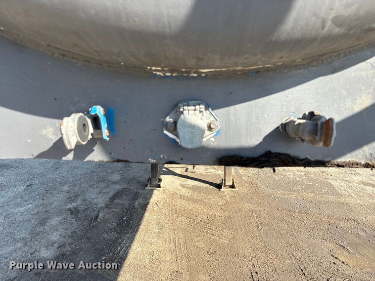 image for item EA7027 2010 Proco vacuum trailer