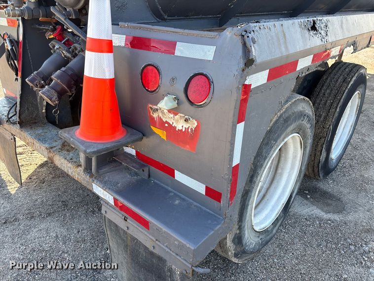 image for item EA7027 2010 Proco vacuum trailer