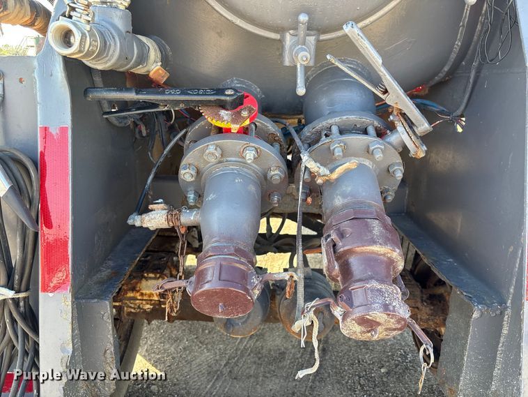 image for item EA7027 2010 Proco vacuum trailer