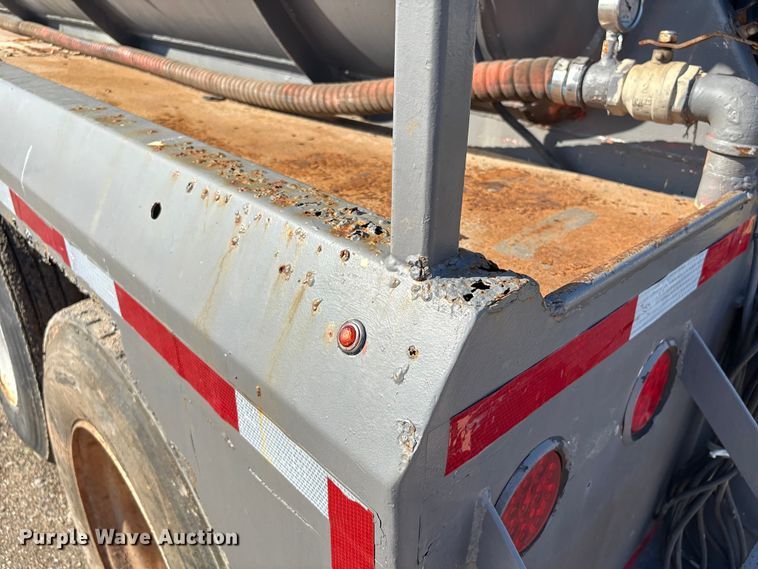 image for item EA7027 2010 Proco vacuum trailer