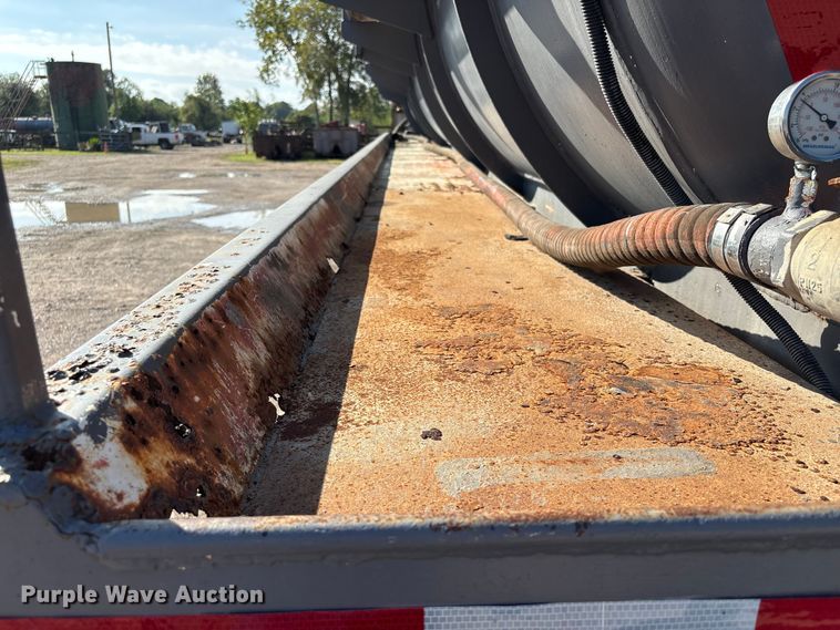 image for item EA7027 2010 Proco vacuum trailer