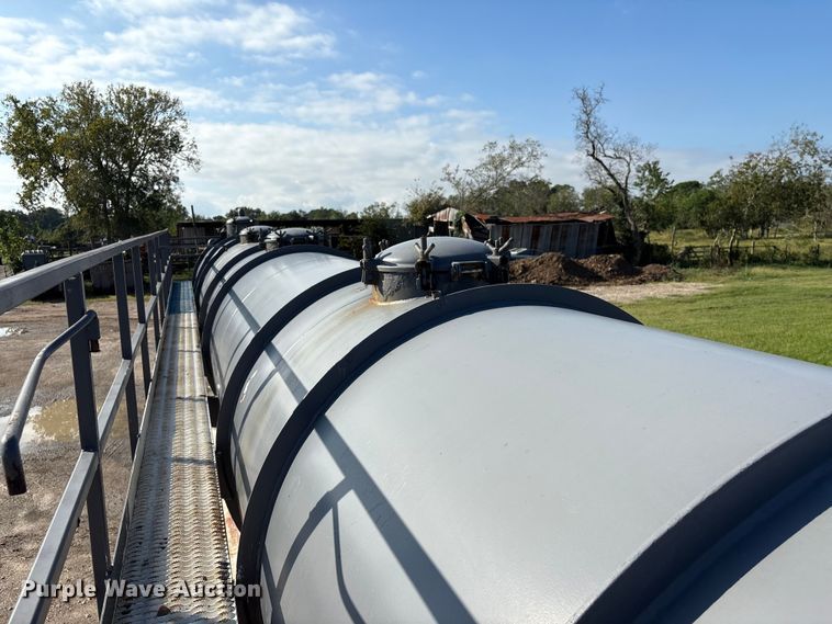 image for item EA7027 2010 Proco vacuum trailer