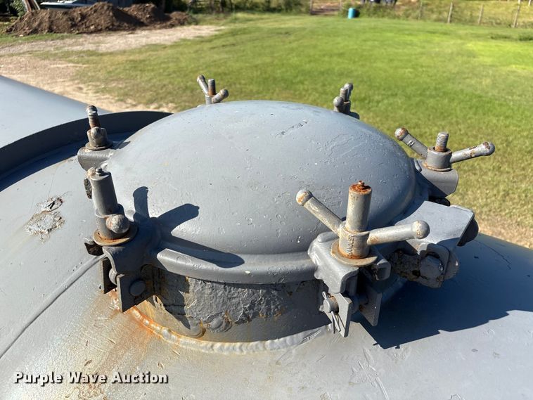 image for item EA7027 2010 Proco vacuum trailer