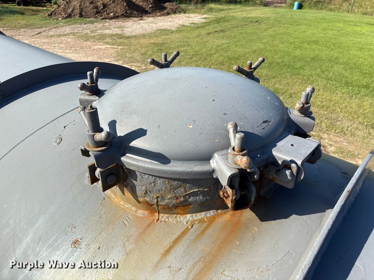 image for item EA7027 2010 Proco vacuum trailer