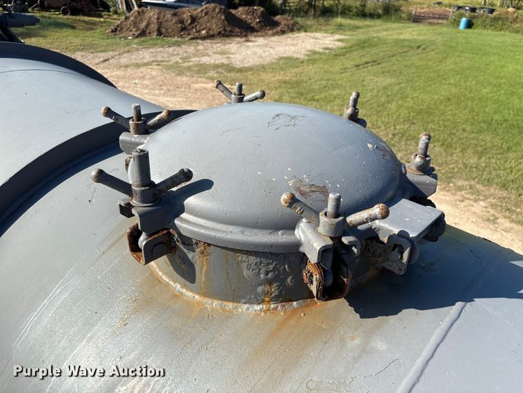 image for item EA7027 2010 Proco vacuum trailer