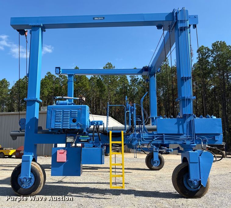 image for item EA7034 Marina Planet H25/2 marine travel lift