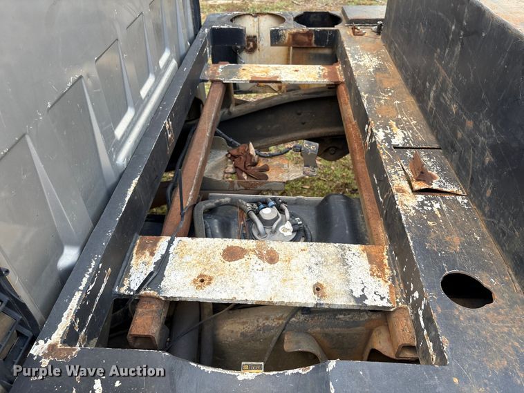 image for item EA7039 2008 Chevrolet Silverado 3500HD Crew Cab flatbed pickup truck