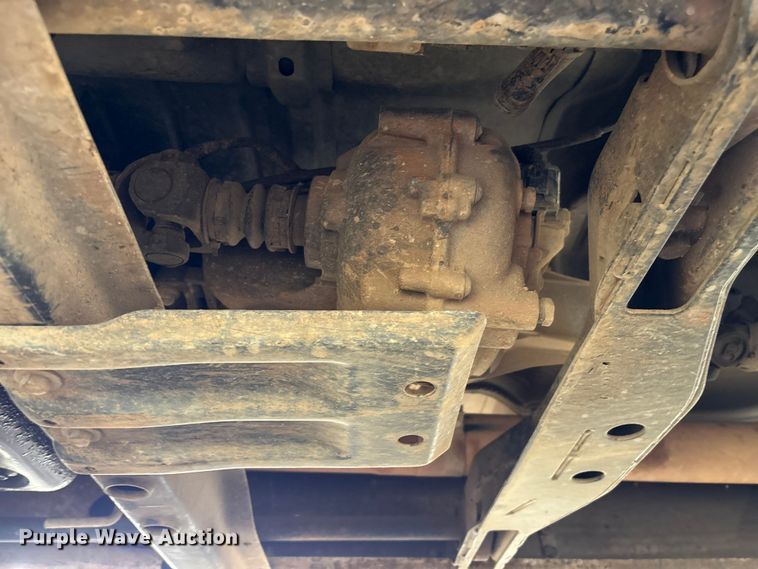 image for item EA7039 2008 Chevrolet Silverado 3500HD Crew Cab flatbed pickup truck