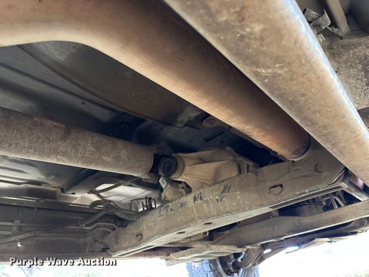 image for item EA7039 2008 Chevrolet Silverado 3500HD Crew Cab flatbed pickup truck