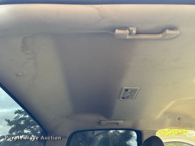 image for item EA7039 2008 Chevrolet Silverado 3500HD Crew Cab flatbed pickup truck