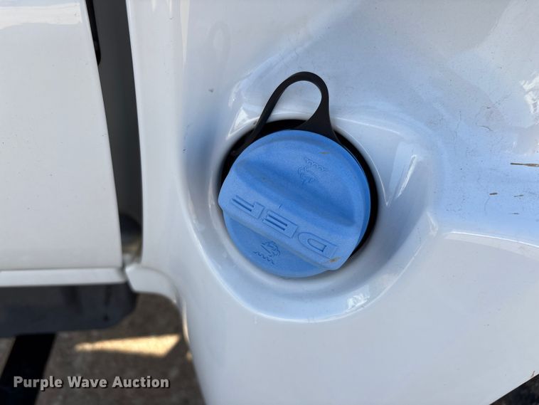 image for item EA7042 2019 Chevrolet Silverado 5500 truck cab and chassis