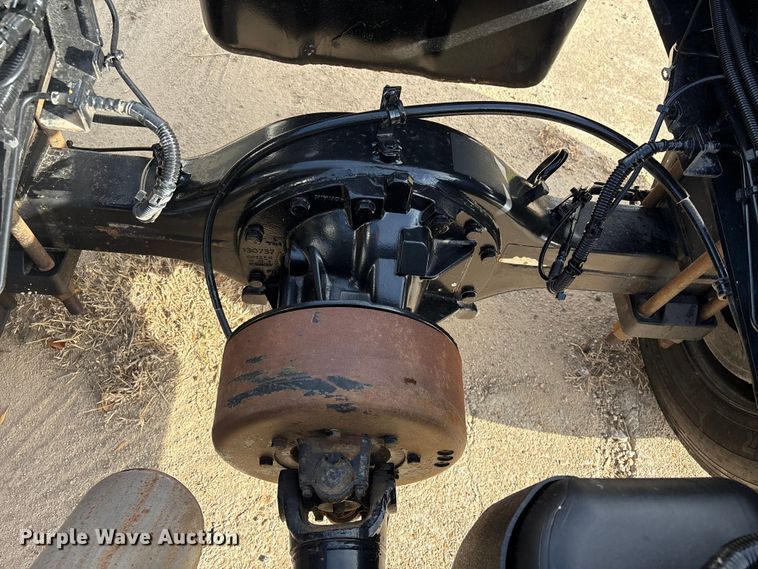 image for item EA7042 2019 Chevrolet Silverado 5500 truck cab and chassis