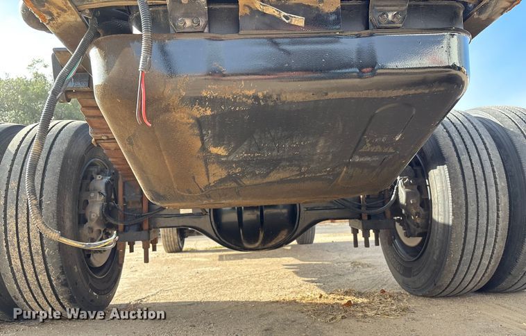 image for item EA7042 2019 Chevrolet Silverado 5500 truck cab and chassis