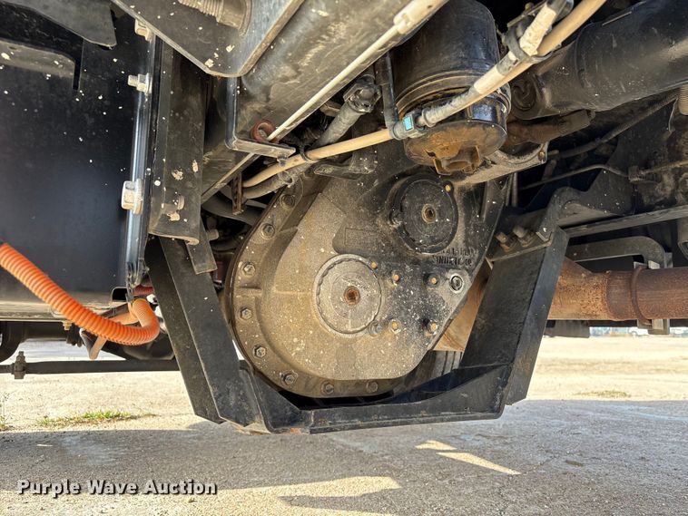 image for item EA7042 2019 Chevrolet Silverado 5500 truck cab and chassis