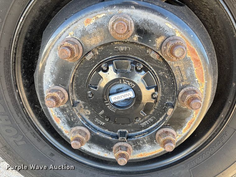 image for item EA7042 2019 Chevrolet Silverado 5500 truck cab and chassis