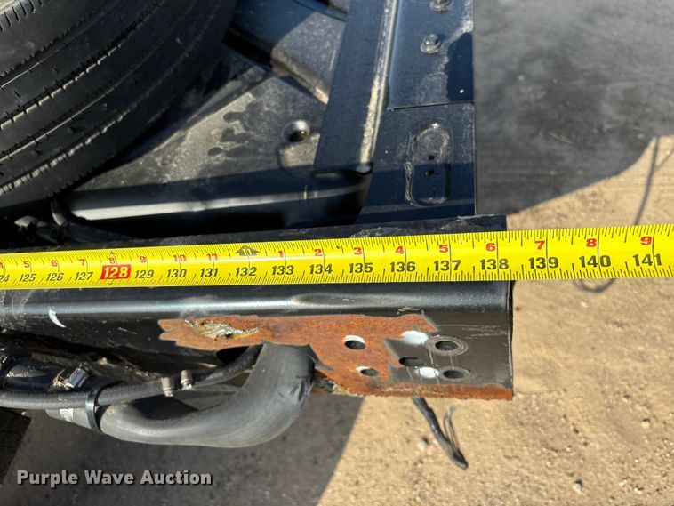 image for item EA7042 2019 Chevrolet Silverado 5500 truck cab and chassis