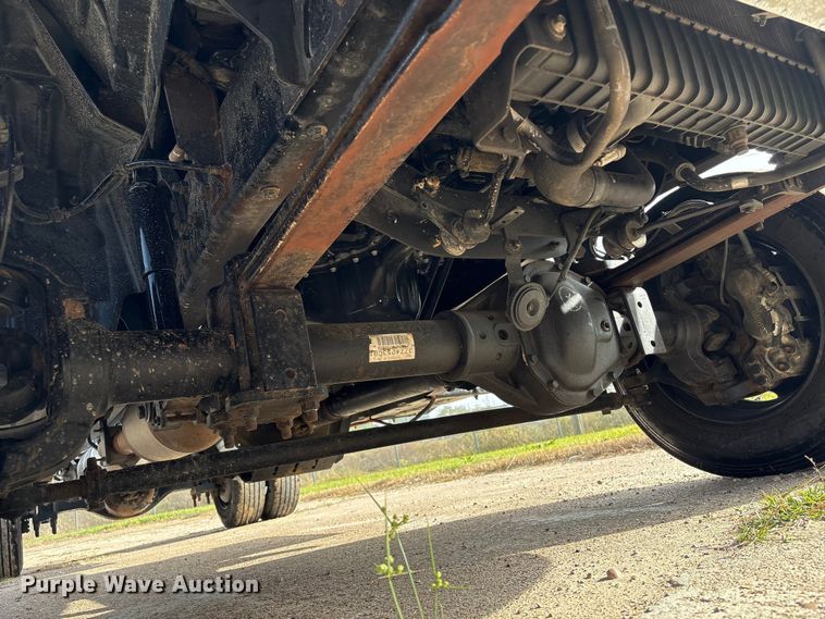 image for item EA7042 2019 Chevrolet Silverado 5500 truck cab and chassis