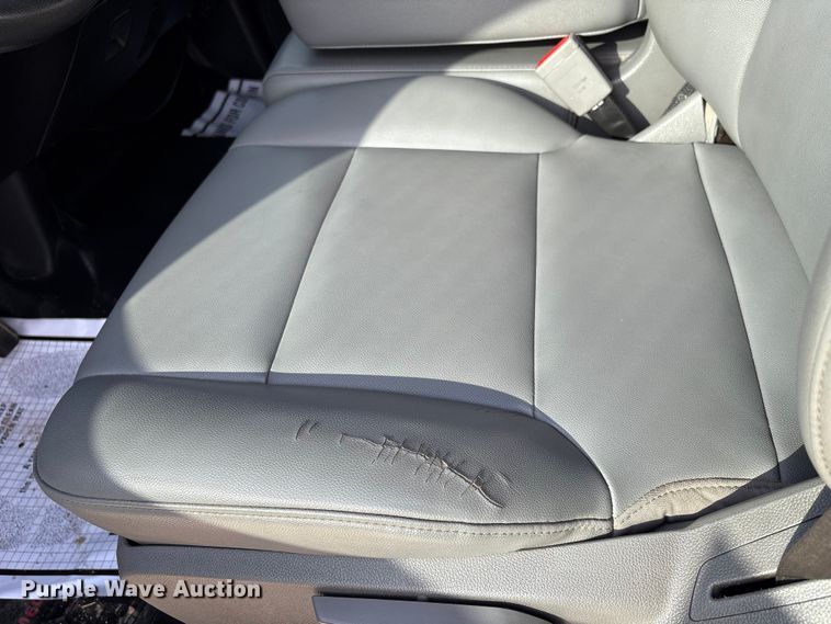 image for item EA7042 2019 Chevrolet Silverado 5500 truck cab and chassis