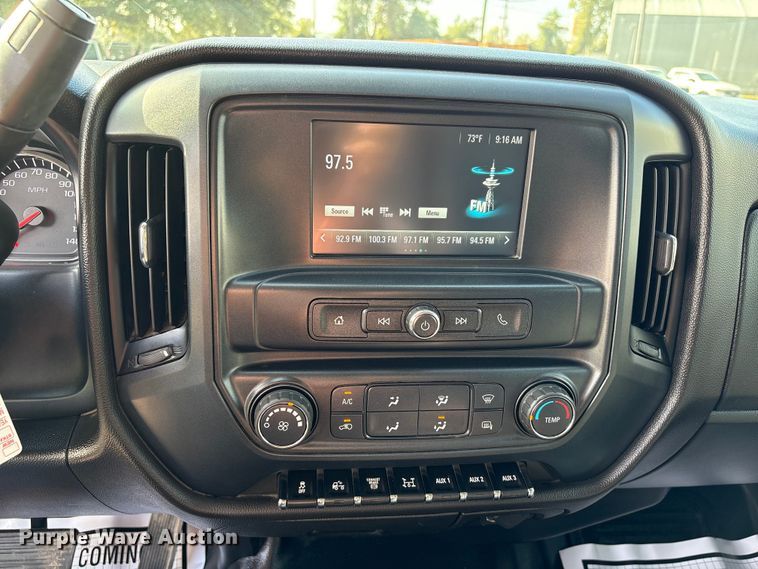 image for item EA7042 2019 Chevrolet Silverado 5500 truck cab and chassis