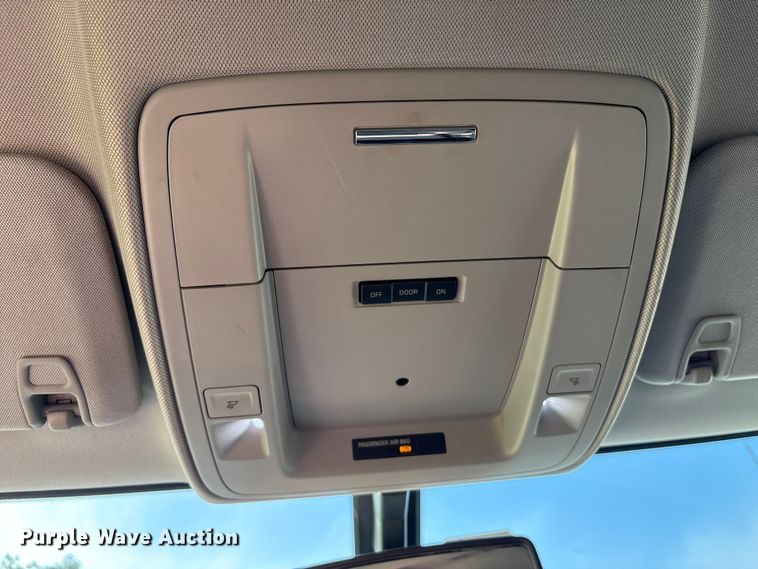 image for item EA7042 2019 Chevrolet Silverado 5500 truck cab and chassis