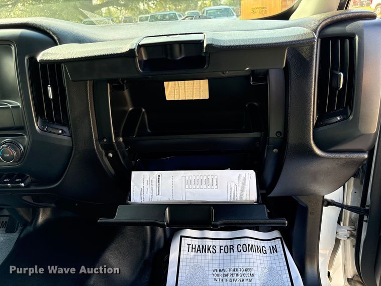 image for item EA7042 2019 Chevrolet Silverado 5500 truck cab and chassis