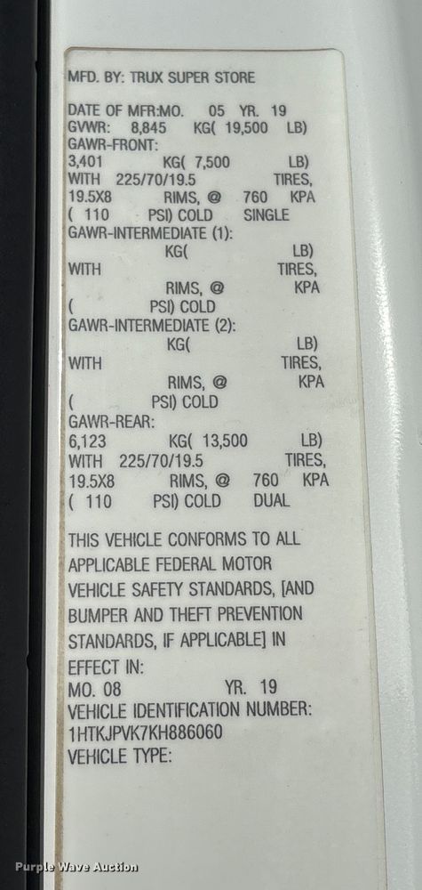 image for item EA7042 2019 Chevrolet Silverado 5500 truck cab and chassis