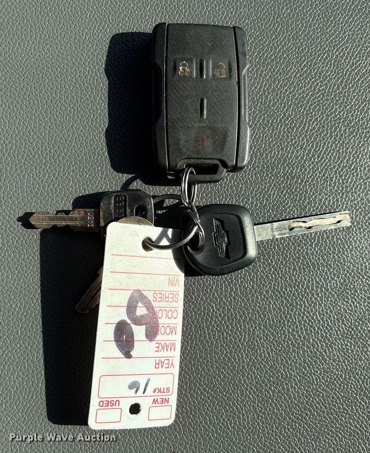 image for item EA7042 2019 Chevrolet Silverado 5500 truck cab and chassis