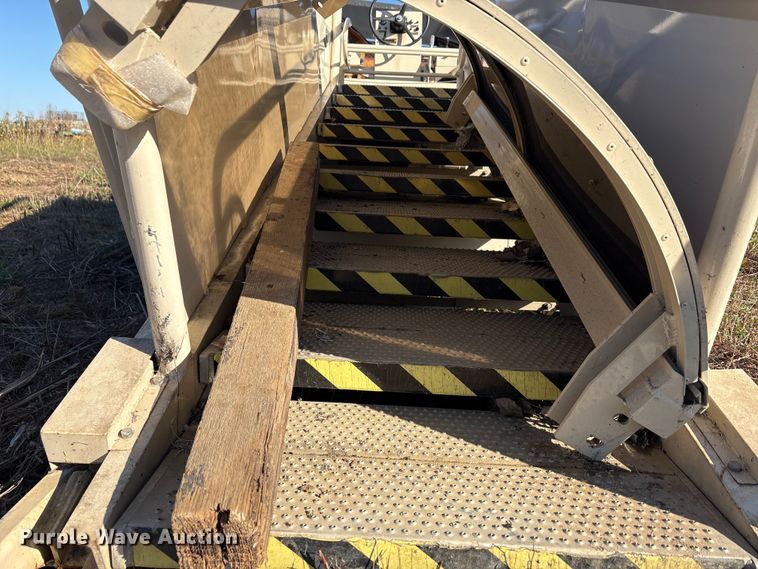 image for item EA7719 Aircraft boarding stairs