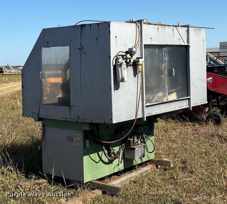 image for item EA7732 TST Tripet 100 CNC mill