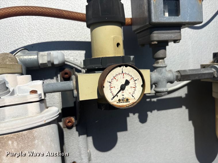 image for item EA7732 TST Tripet 100 CNC mill