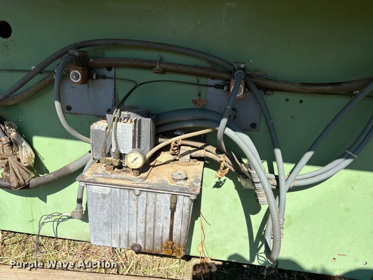 image for item EA7732 TST Tripet 100 CNC mill