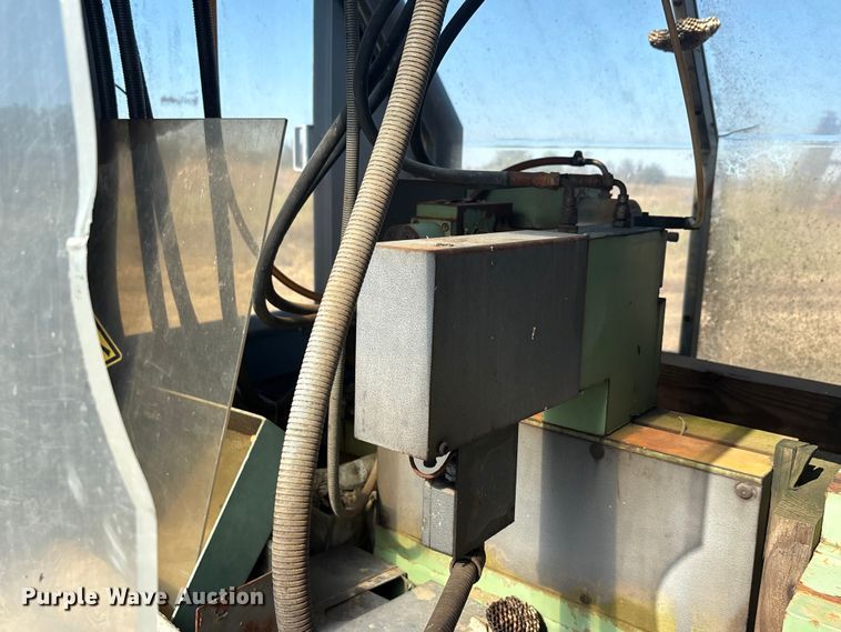 image for item EA7732 TST Tripet 100 CNC mill