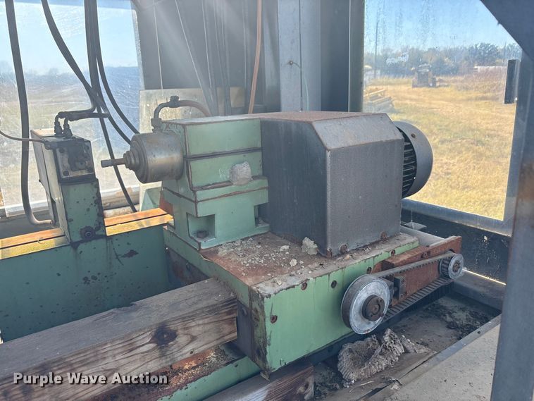 image for item EA7732 TST Tripet 100 CNC mill