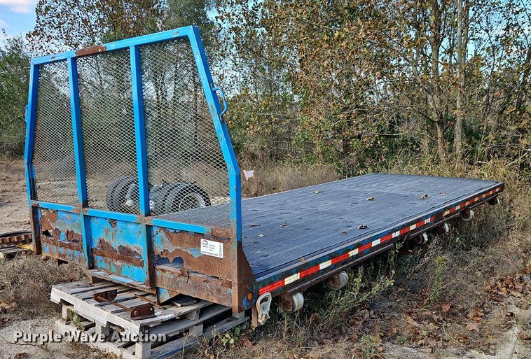 image for item EB8423 Flatbed truck bed