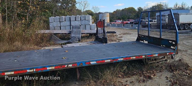 image for item EB8423 Flatbed truck bed