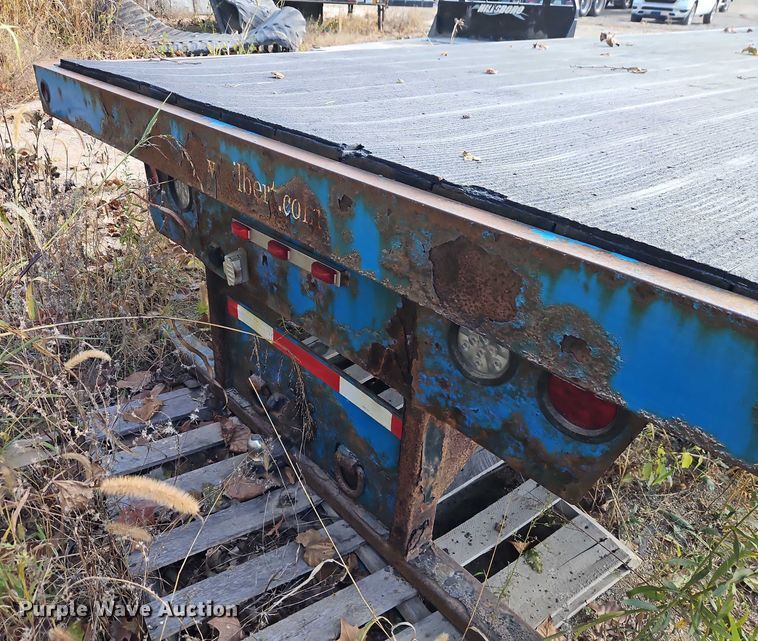image for item EB8423 Flatbed truck bed