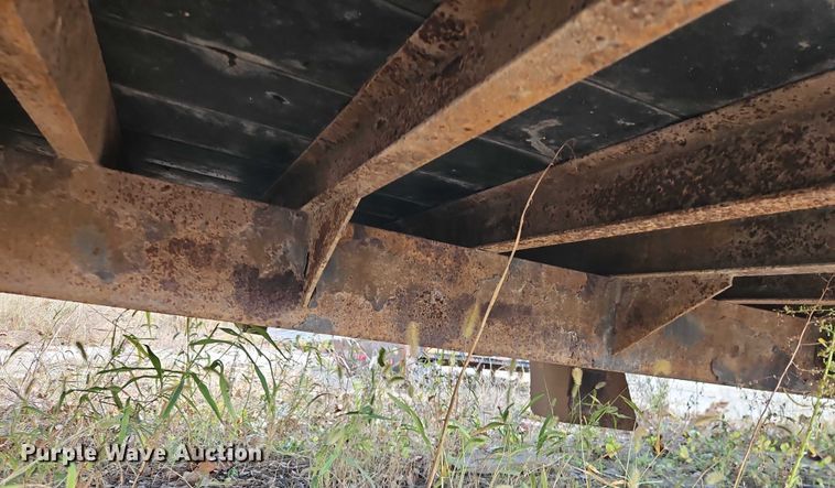 image for item EB8423 Flatbed truck bed