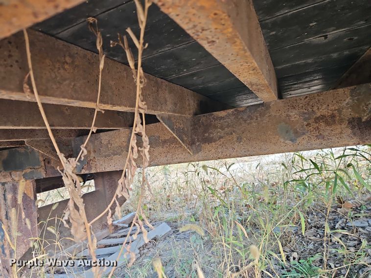 image for item EB8423 Flatbed truck bed