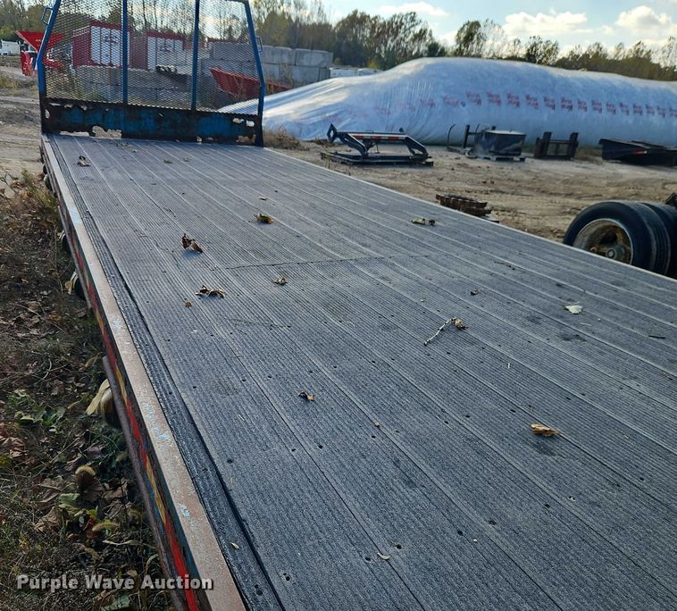 image for item EB8423 Flatbed truck bed