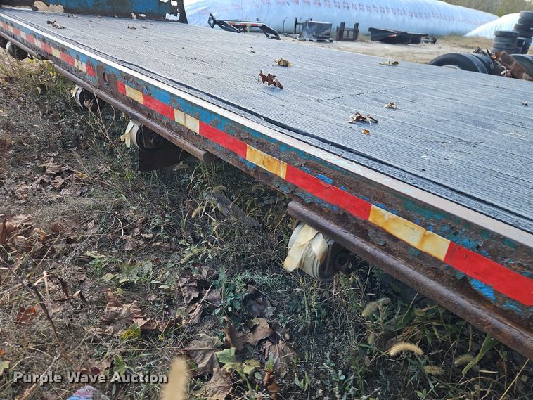 image for item EB8423 Flatbed truck bed