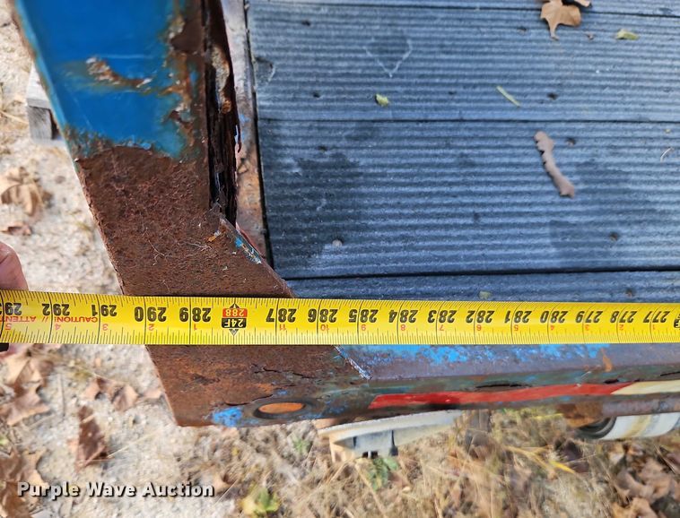 image for item EB8423 Flatbed truck bed